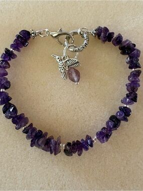 Dainty Purple Amethyst Chip Bracelet with Hummingbird Charm. 7.25 inches
